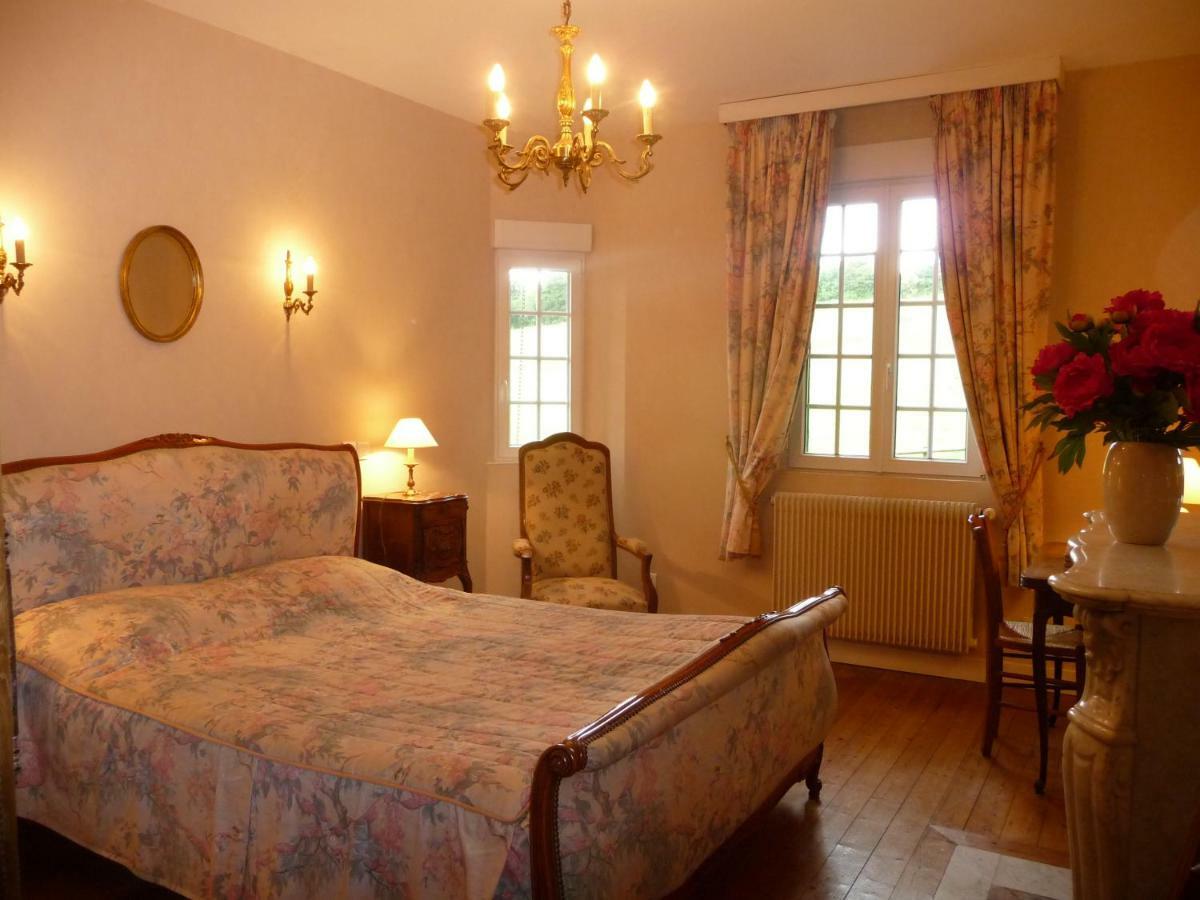 Manoir De Sens Bed & Breakfast โบรอง-ออง-นูจ ภายนอก รูปภาพ