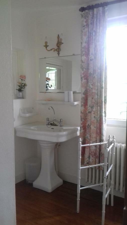 Manoir De Sens Bed & Breakfast โบรอง-ออง-นูจ ภายนอก รูปภาพ