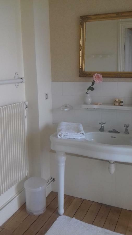 Manoir De Sens Bed & Breakfast โบรอง-ออง-นูจ ภายนอก รูปภาพ